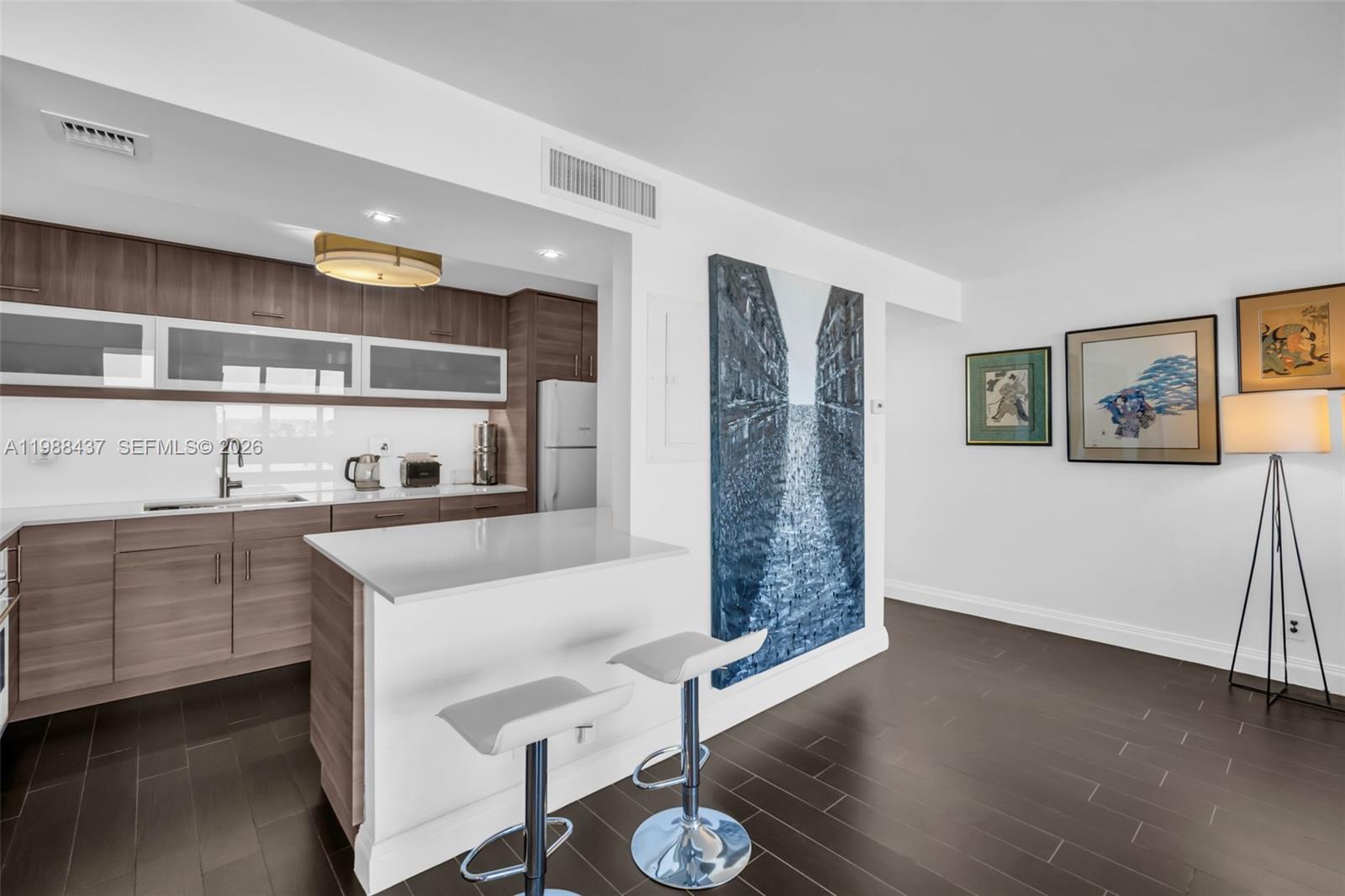 TRAFALGAR TOWERS CONDOMIN - Residential