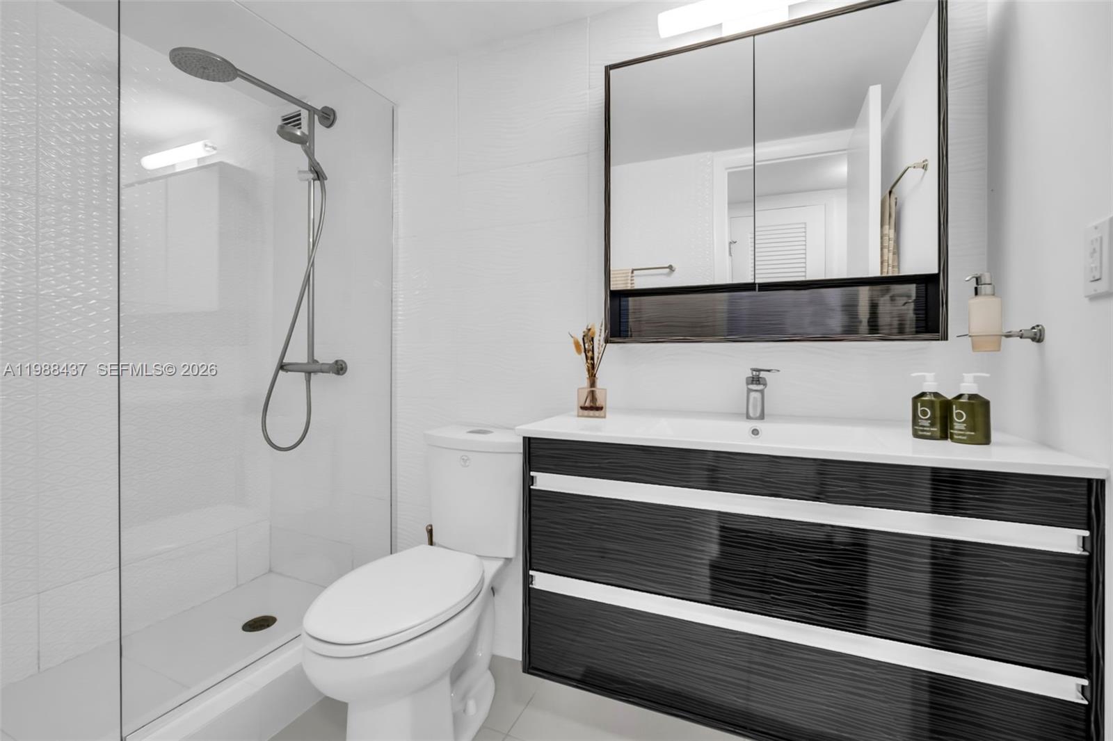 TRAFALGAR TOWERS CONDOMIN - Residential