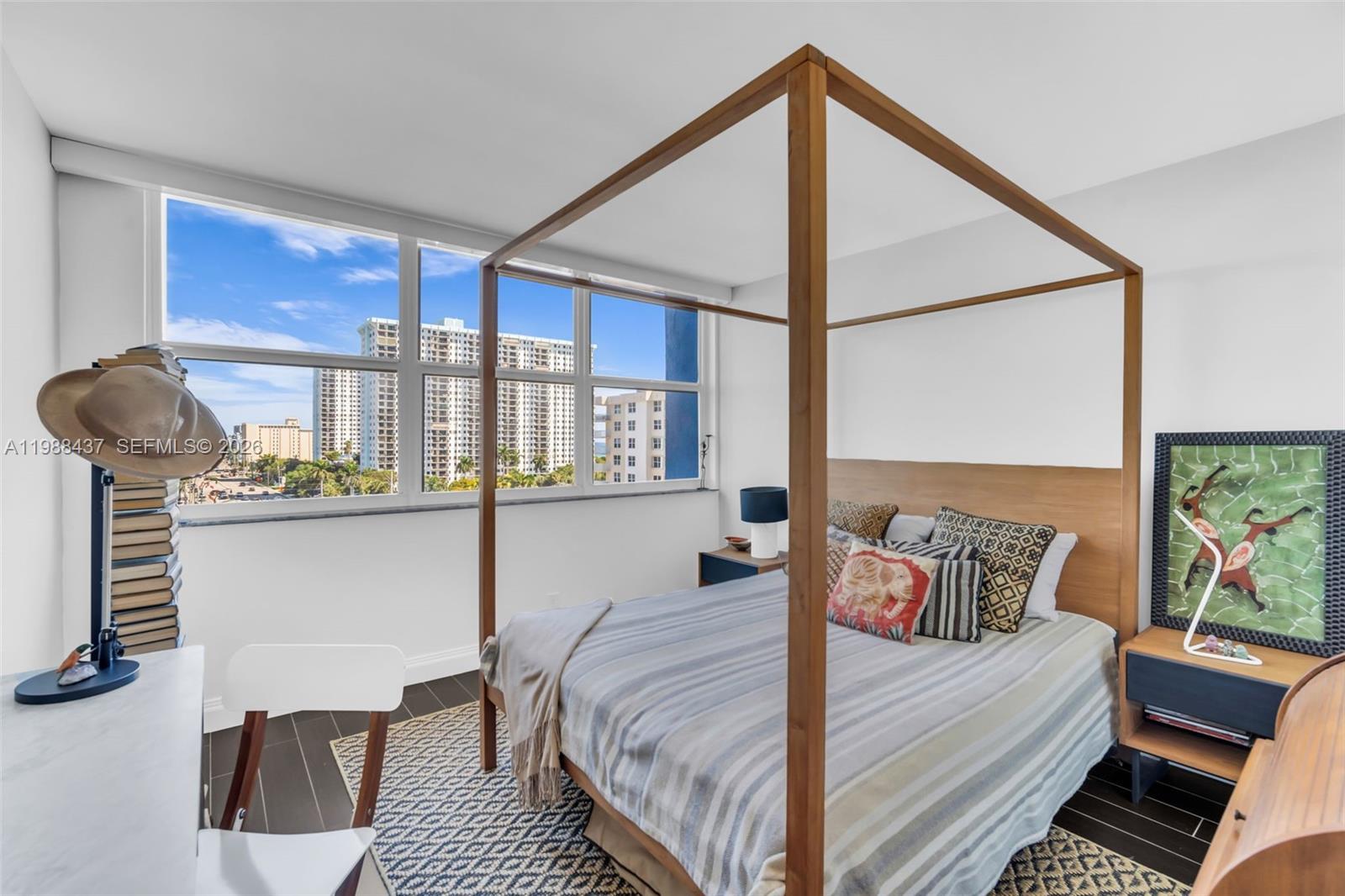 TRAFALGAR TOWERS CONDOMIN - Residential