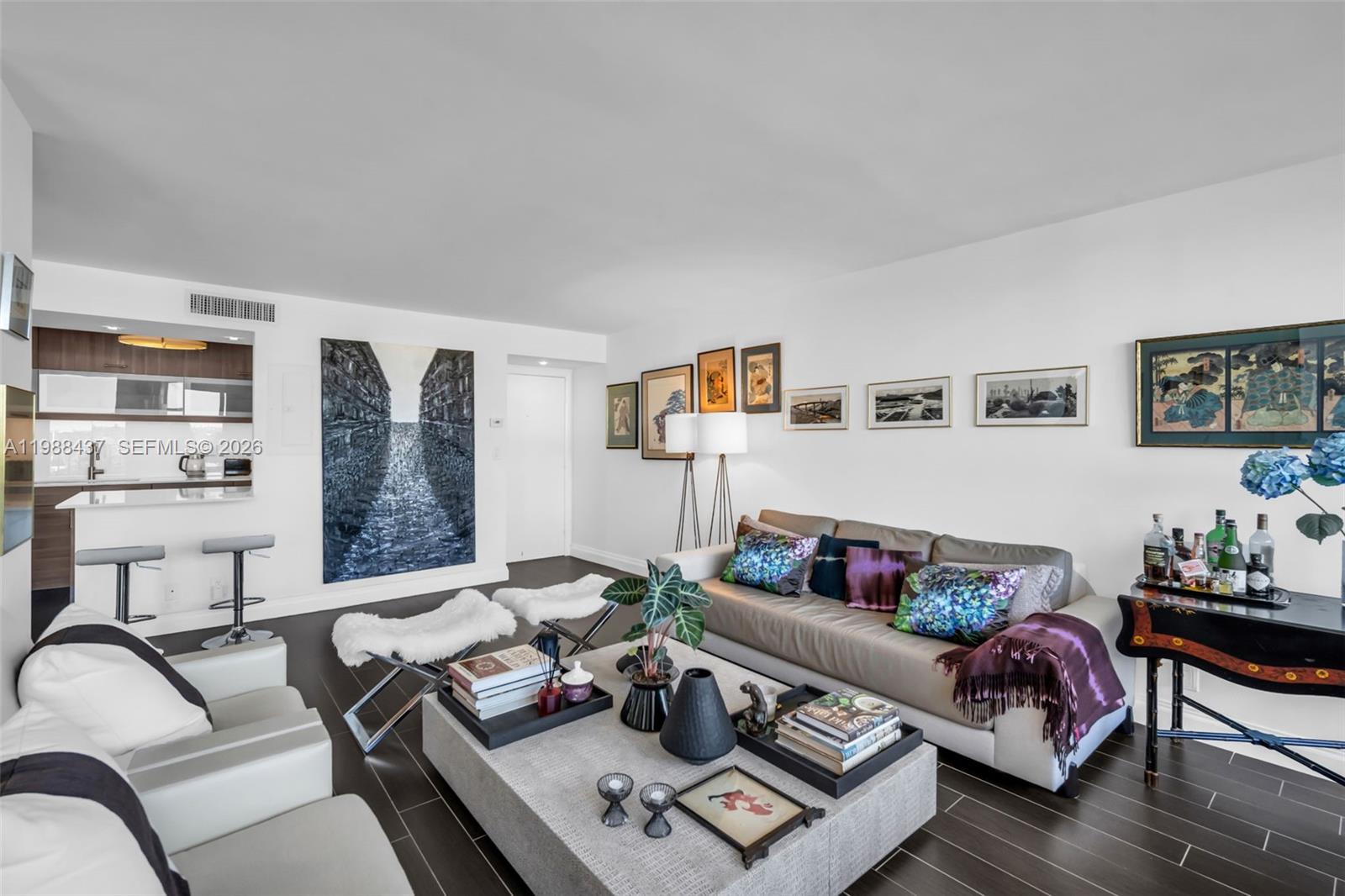 TRAFALGAR TOWERS CONDOMIN - Residential