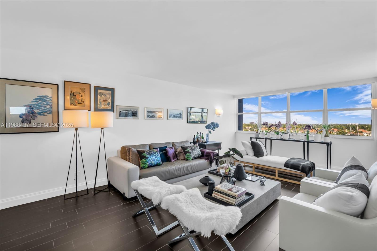 TRAFALGAR TOWERS CONDOMIN - Residential