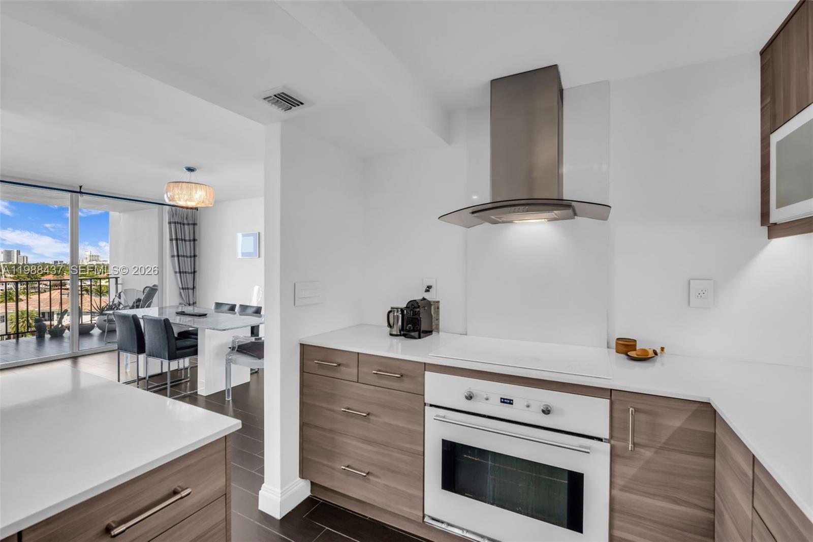 TRAFALGAR TOWERS CONDOMIN - Residential