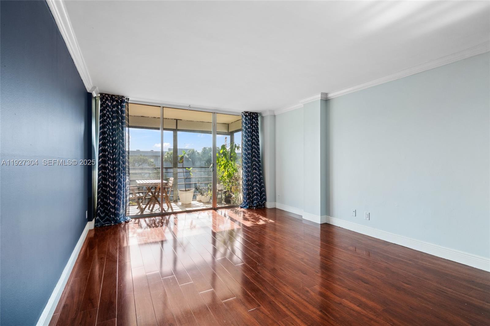 ROYAL PARK CONDO - Residential