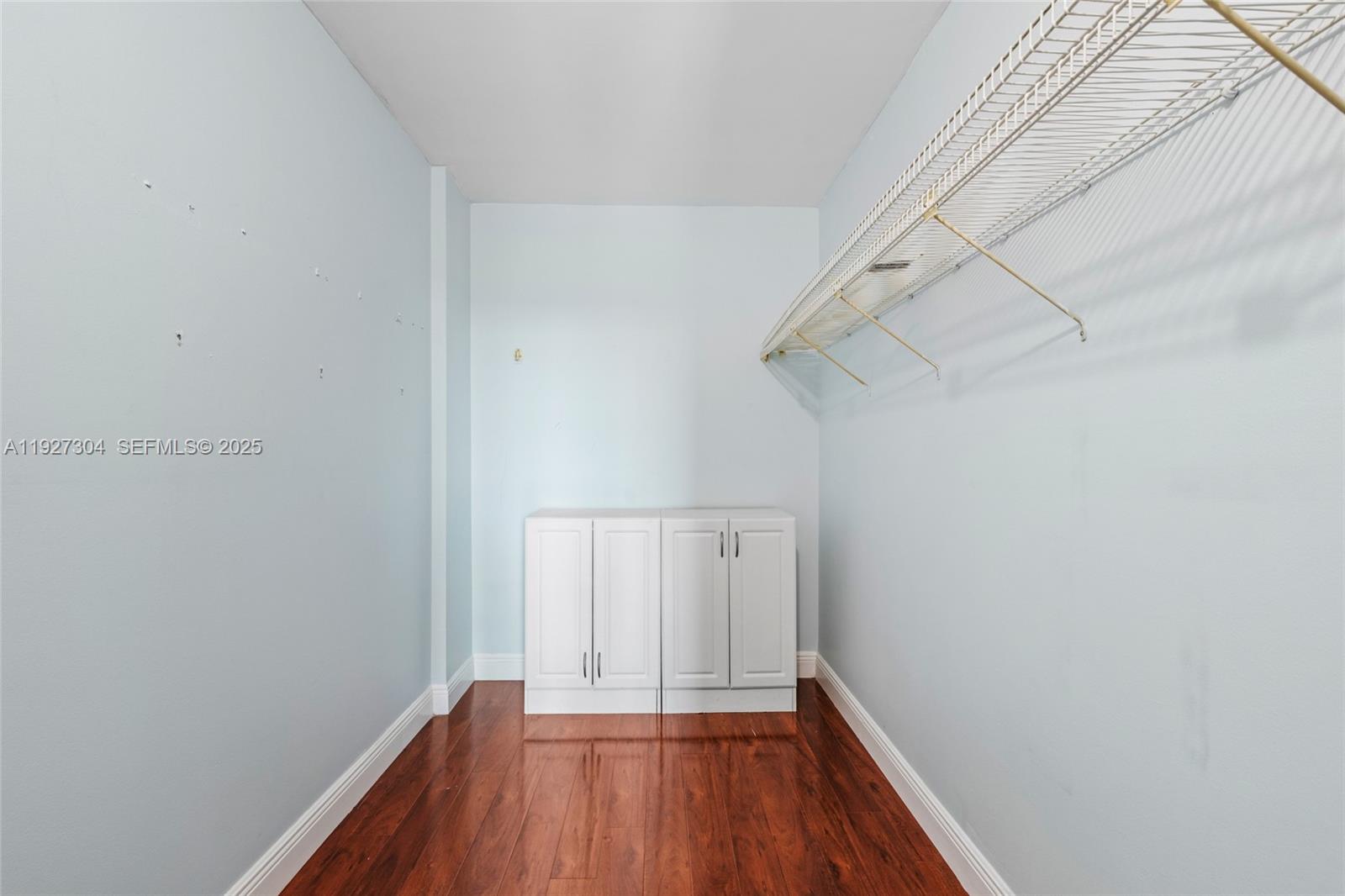 ROYAL PARK CONDO - Residential