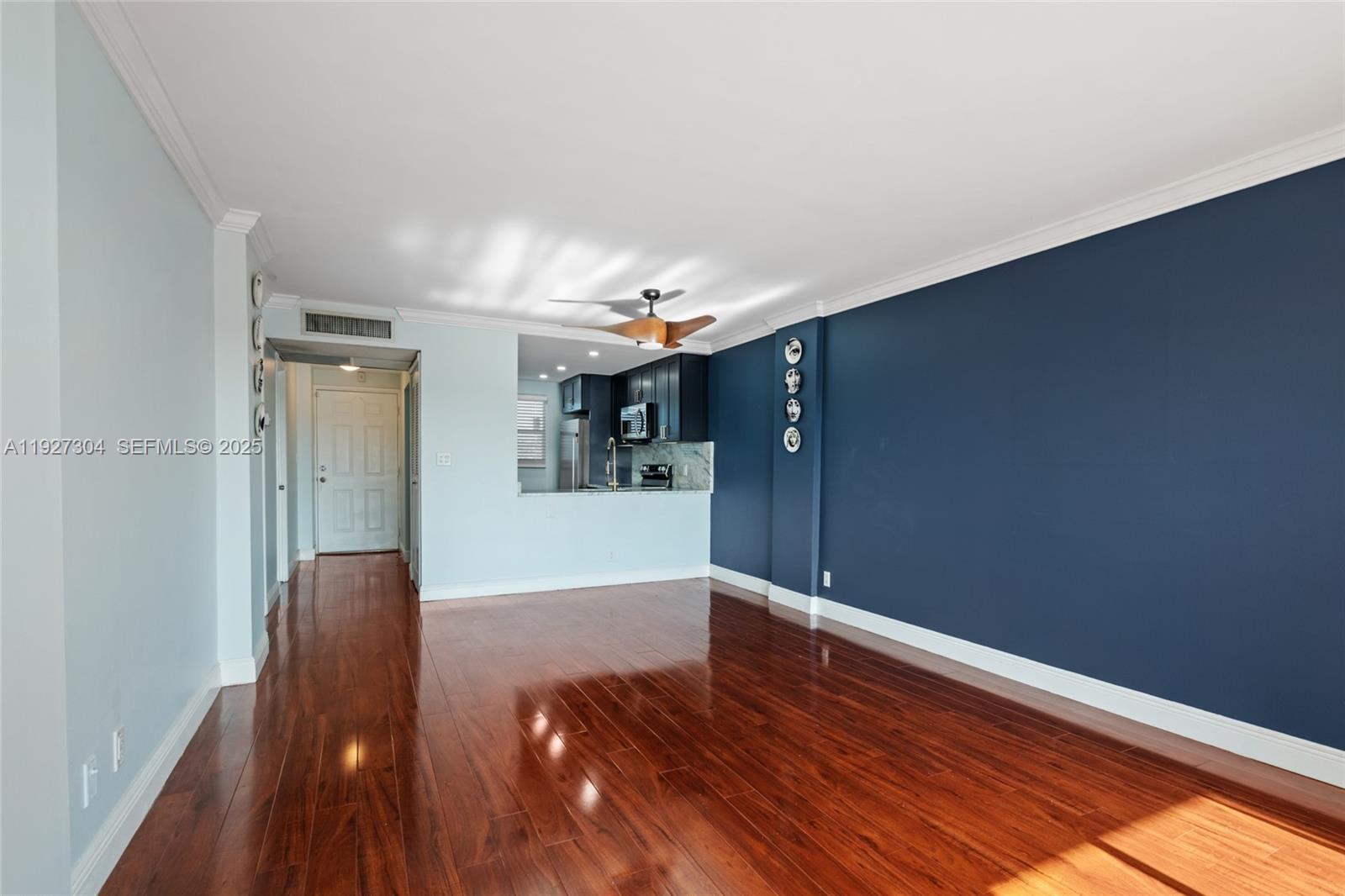 ROYAL PARK CONDO - Residential