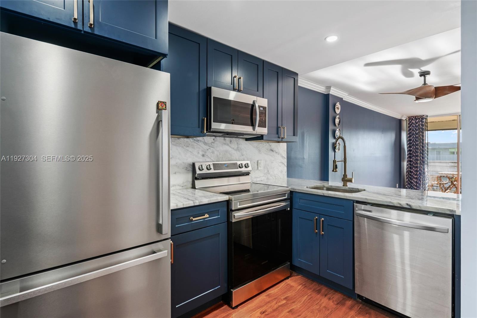 ROYAL PARK CONDO - Residential