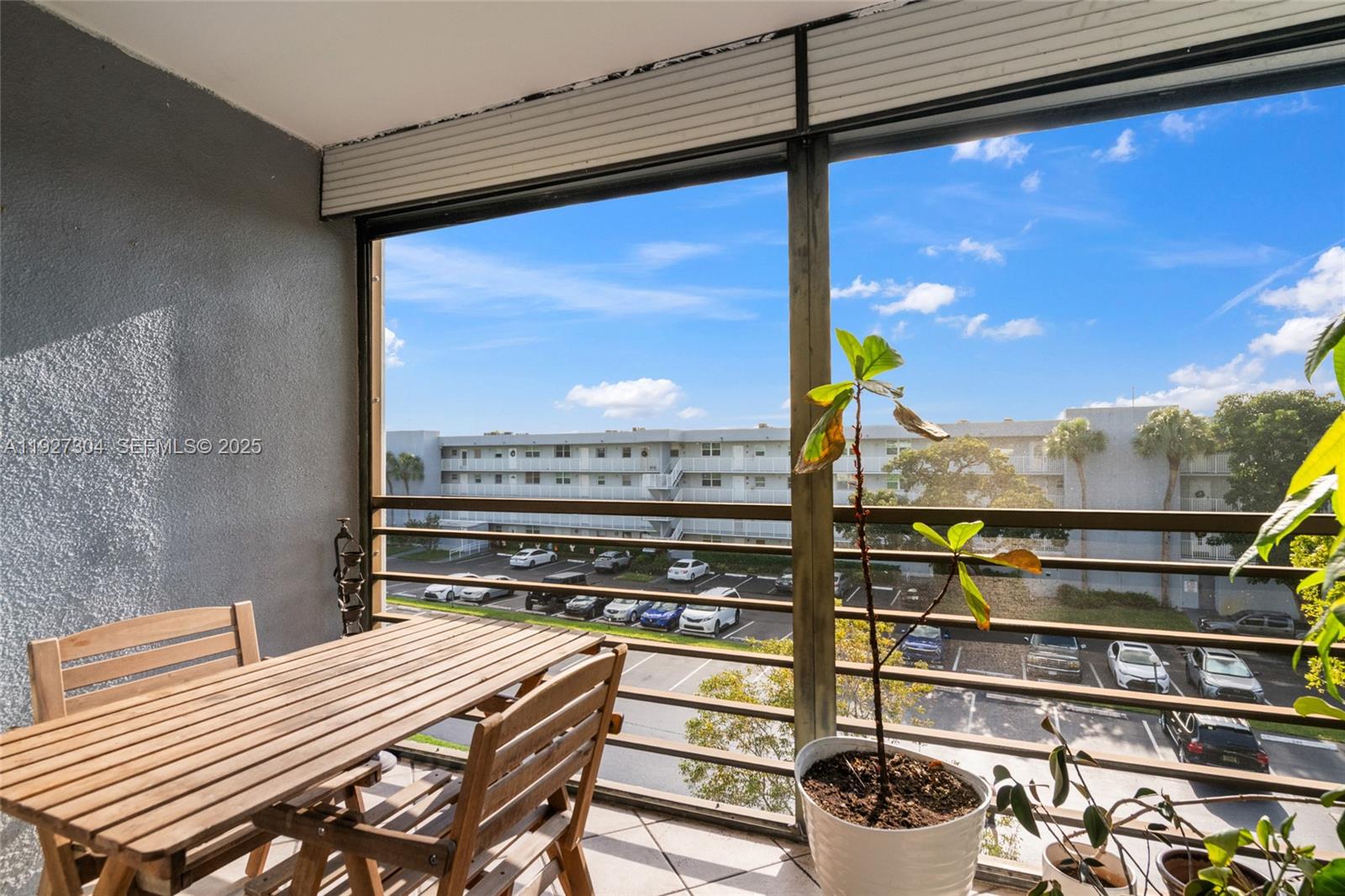 ROYAL PARK CONDO - Residential