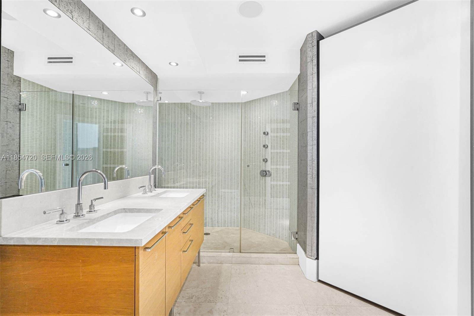 LA PERLA CONDO - Residential