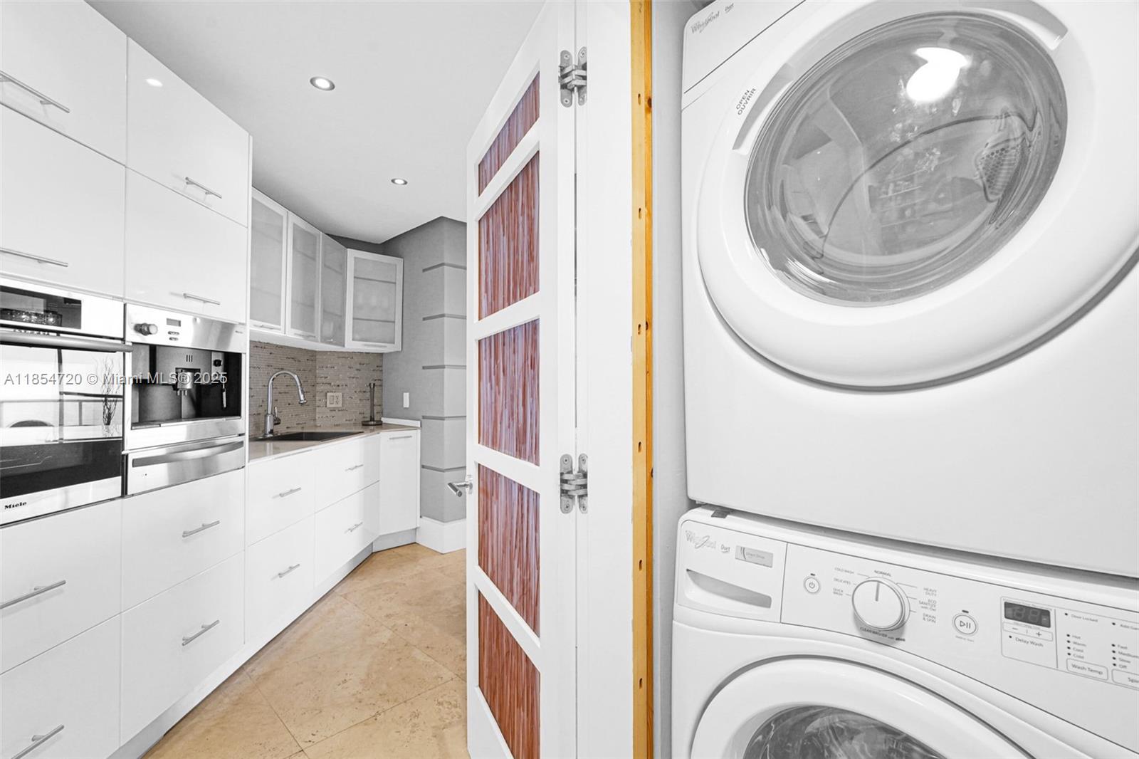 LA PERLA CONDO - Residential