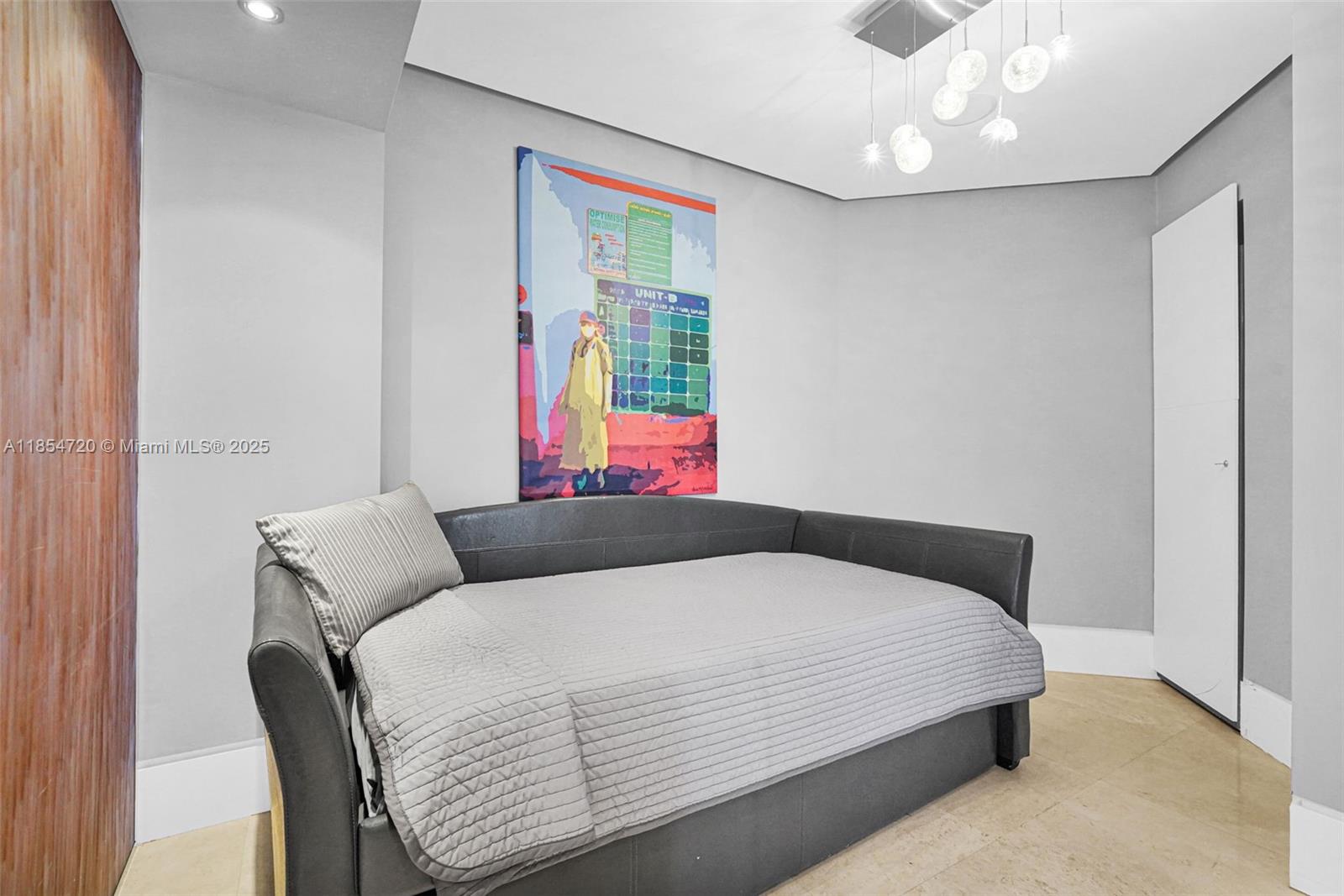 LA PERLA CONDO - Residential