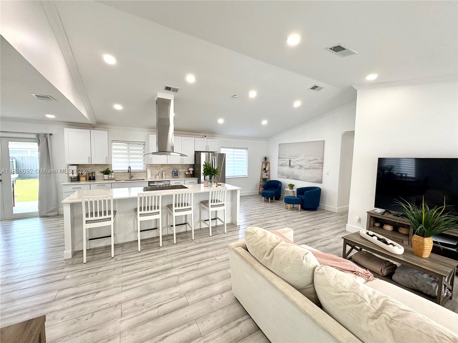 3320 SW 139th Ave, Miami, FL, 33175/$850,000 2 3320 SW 139th Ave