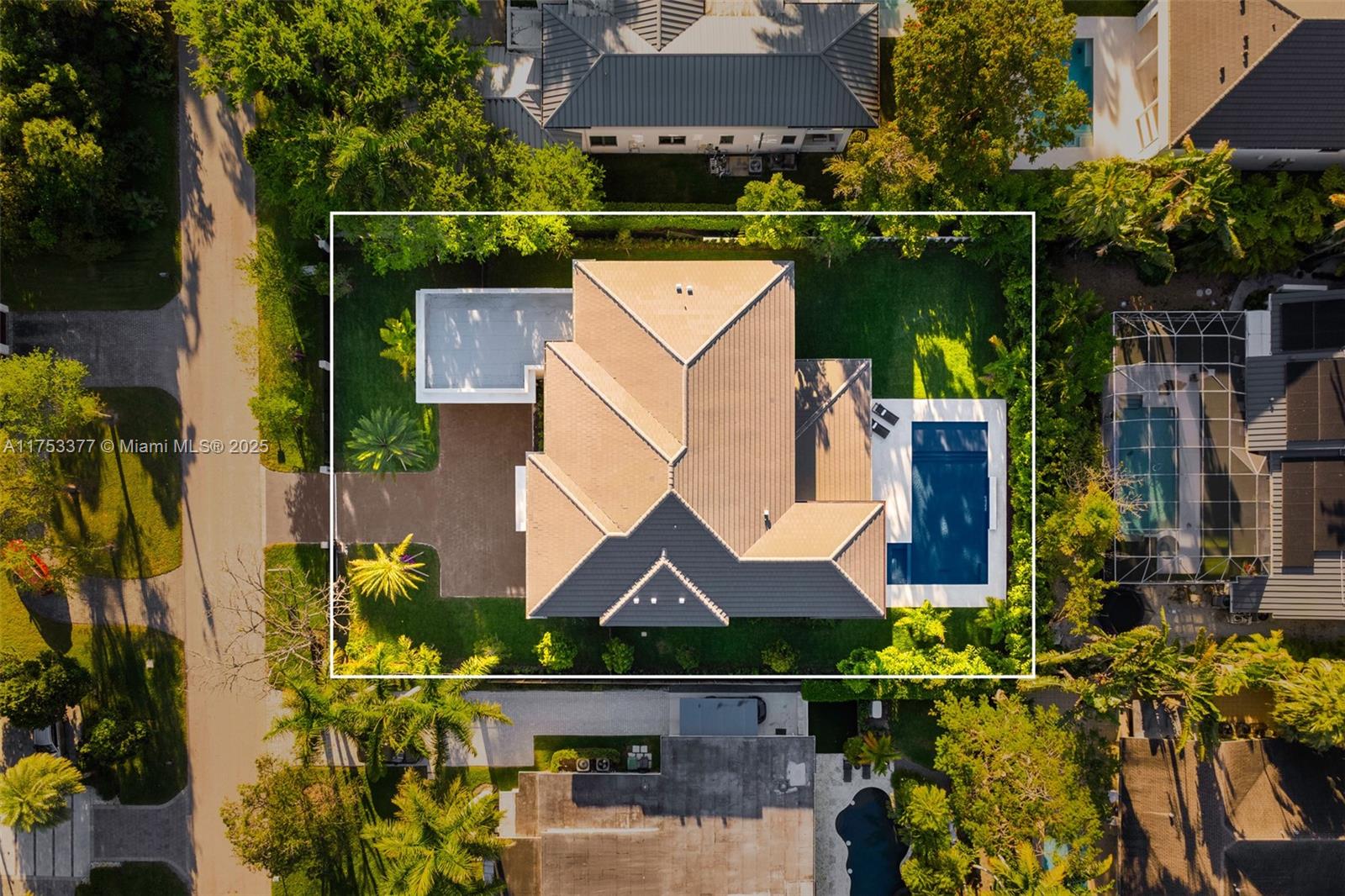 SNAPPER CREEK GROVES - Residential