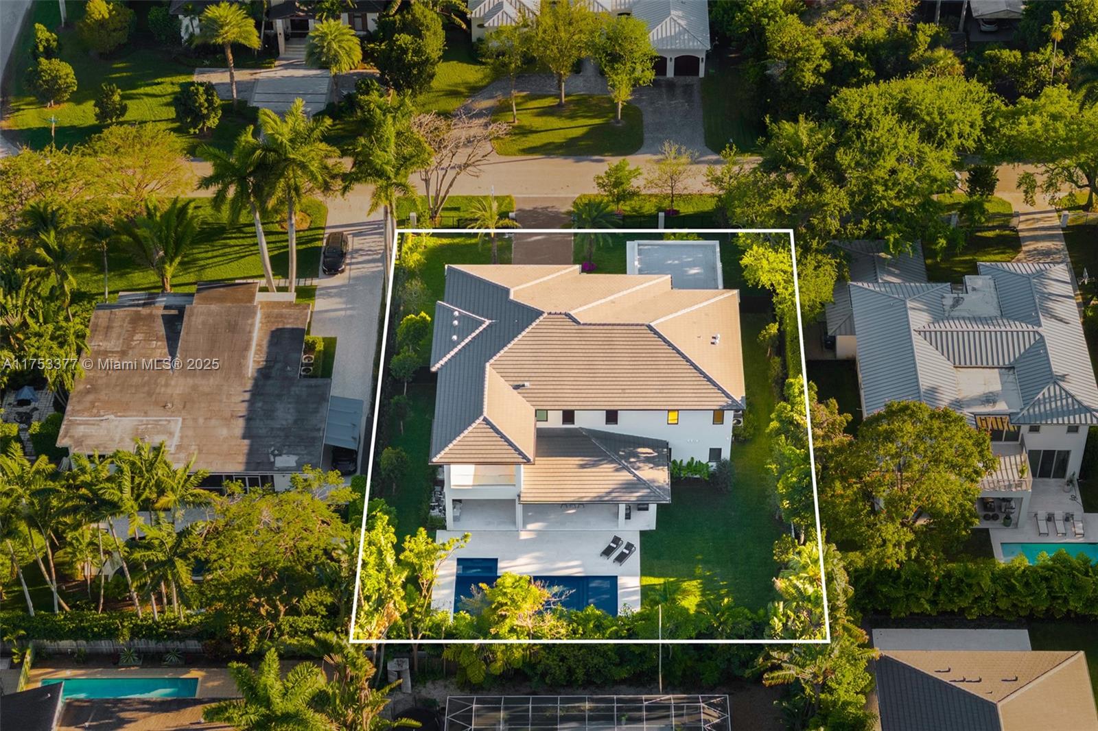 SNAPPER CREEK GROVES - Residential