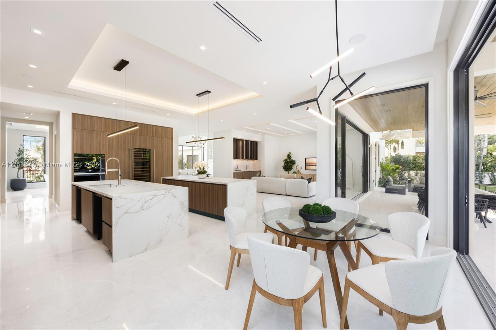 SNAPPER CREEK GROVES - Residential