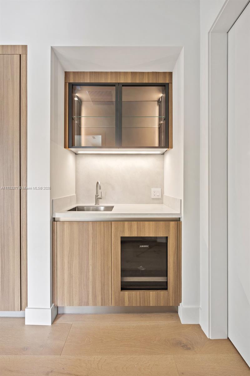 SNAPPER CREEK GROVES - Residential