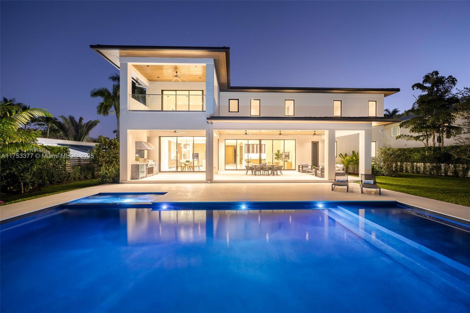 SNAPPER CREEK GROVES - Residential