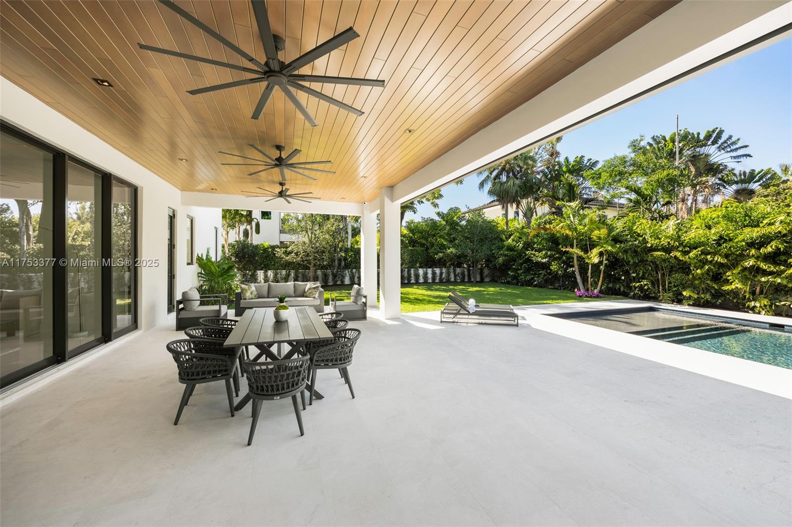 SNAPPER CREEK GROVES - Residential