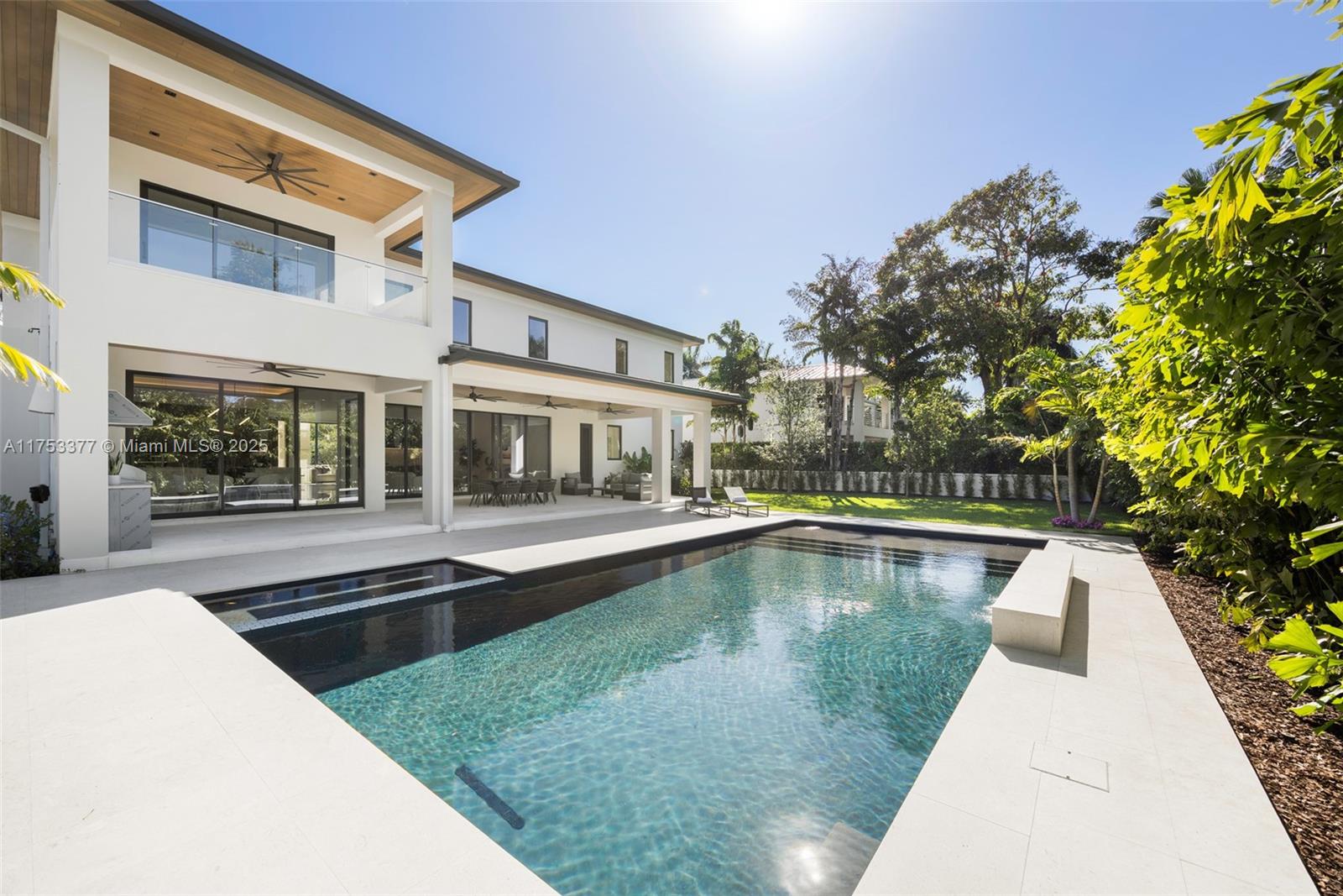 SNAPPER CREEK GROVES - Residential