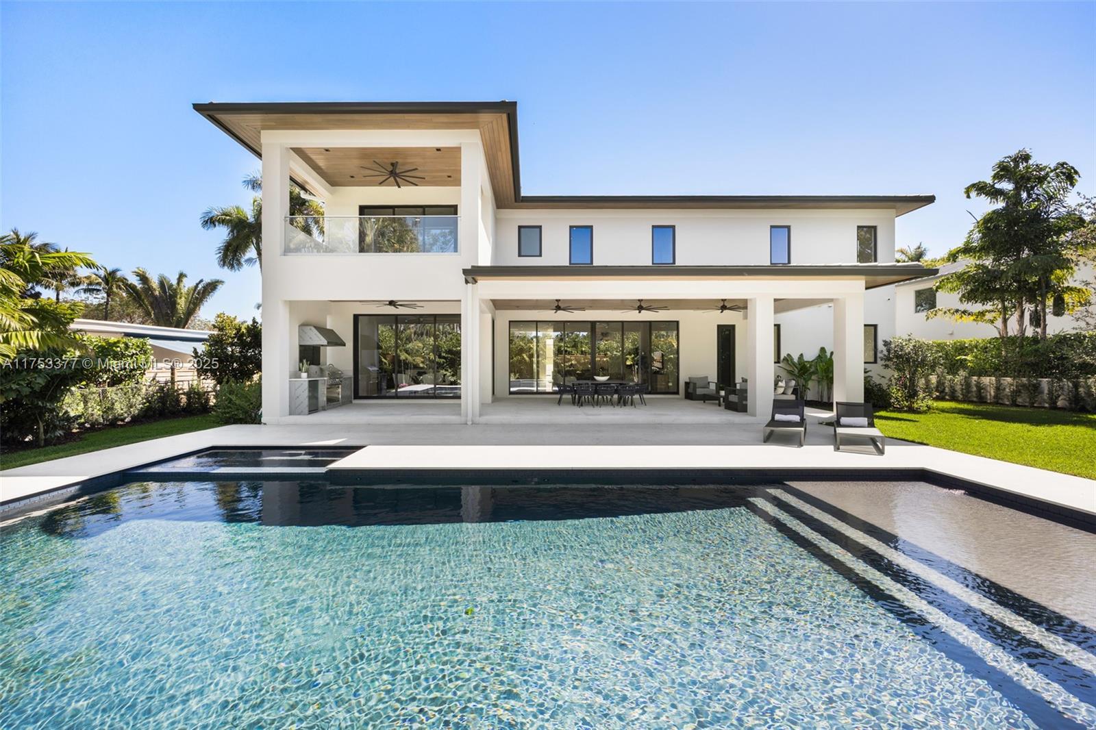 SNAPPER CREEK GROVES - Residential