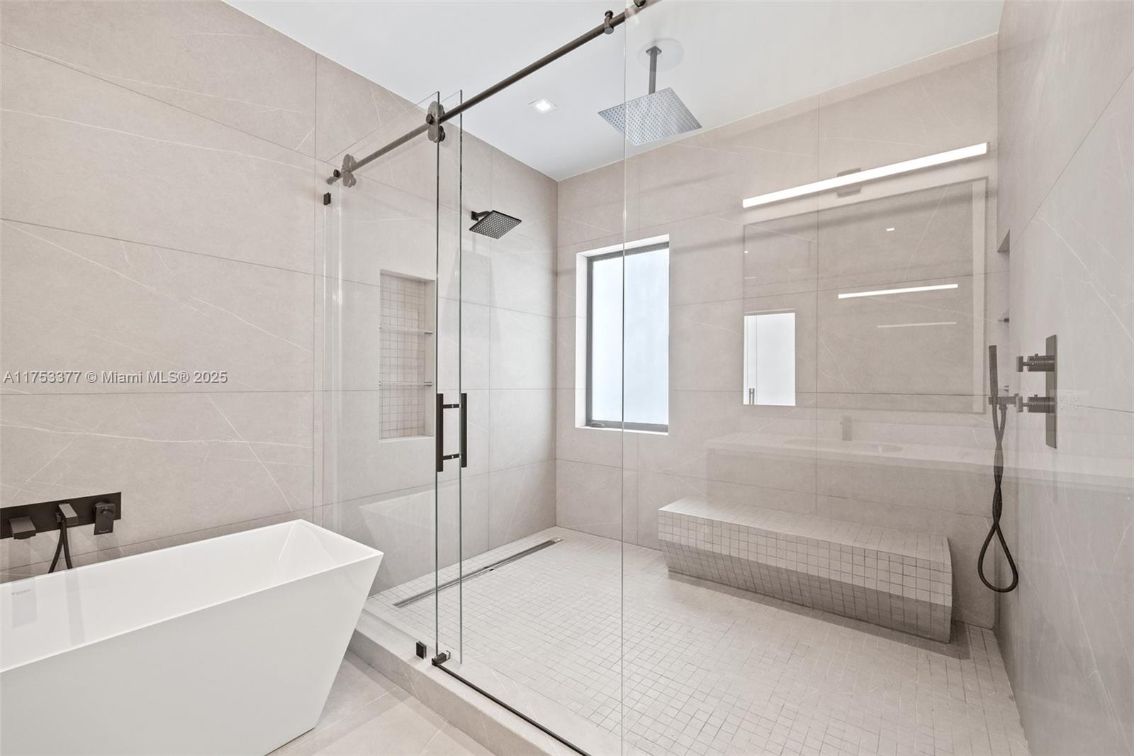 SNAPPER CREEK GROVES - Residential