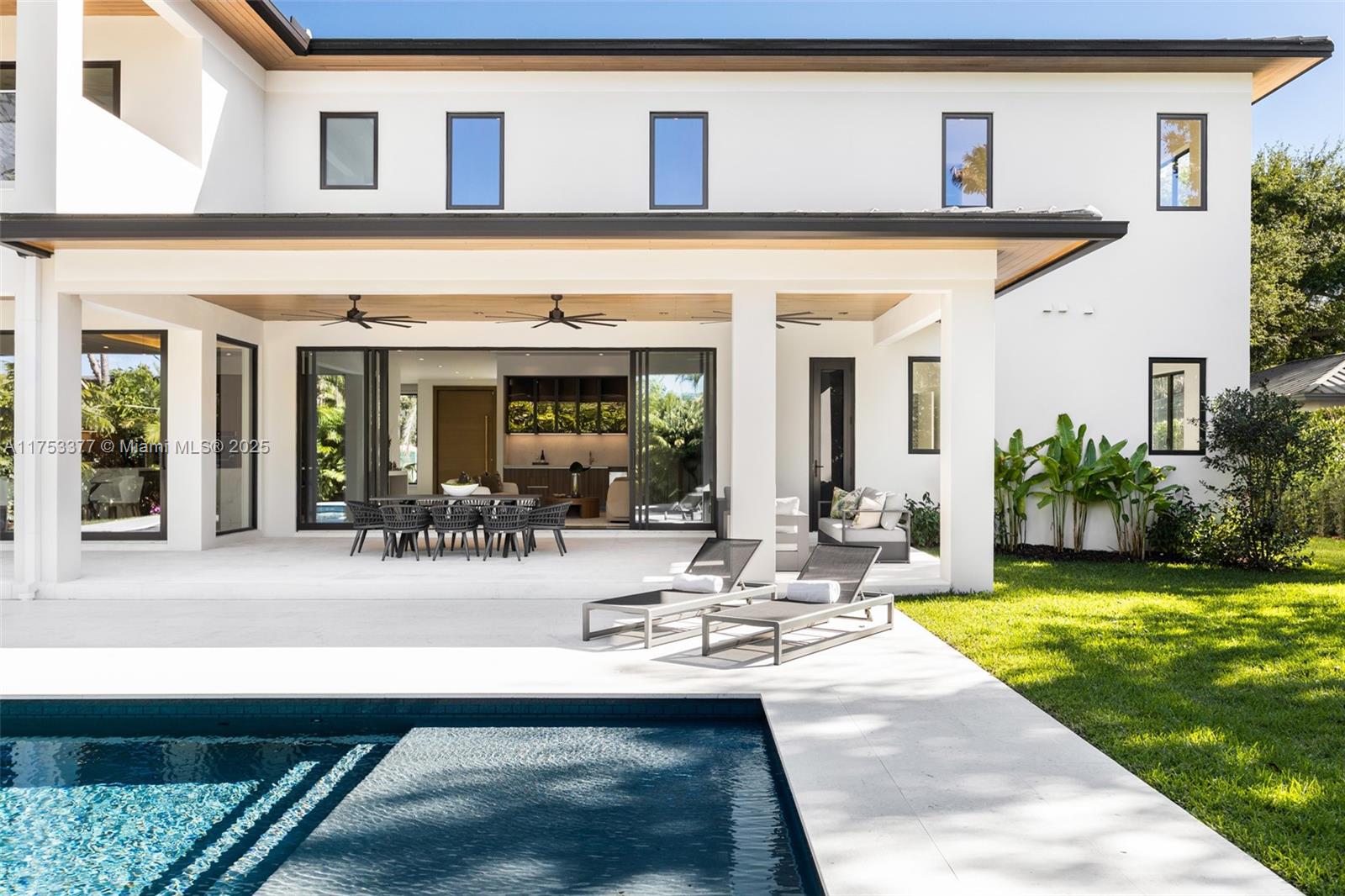 SNAPPER CREEK GROVES - Residential