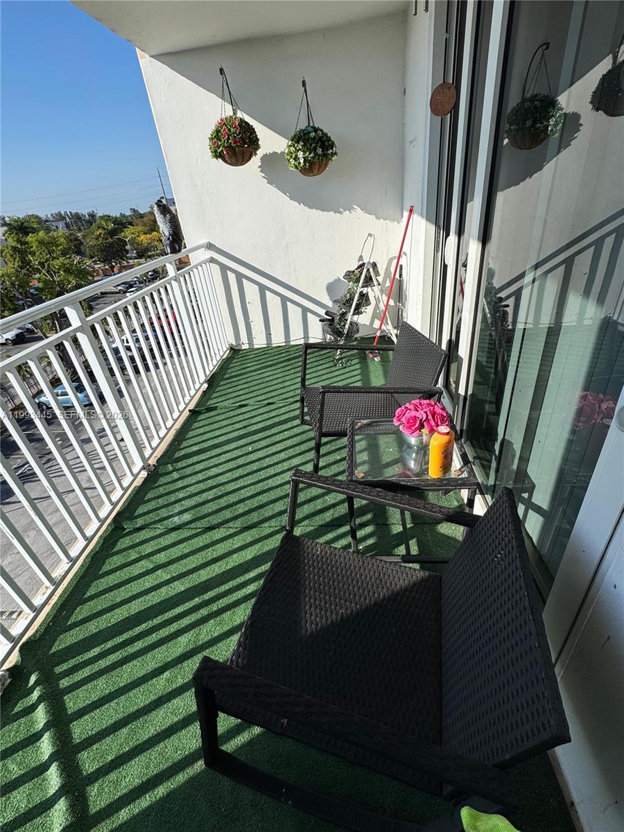 CORAL GATE EAST CONDO - Residential