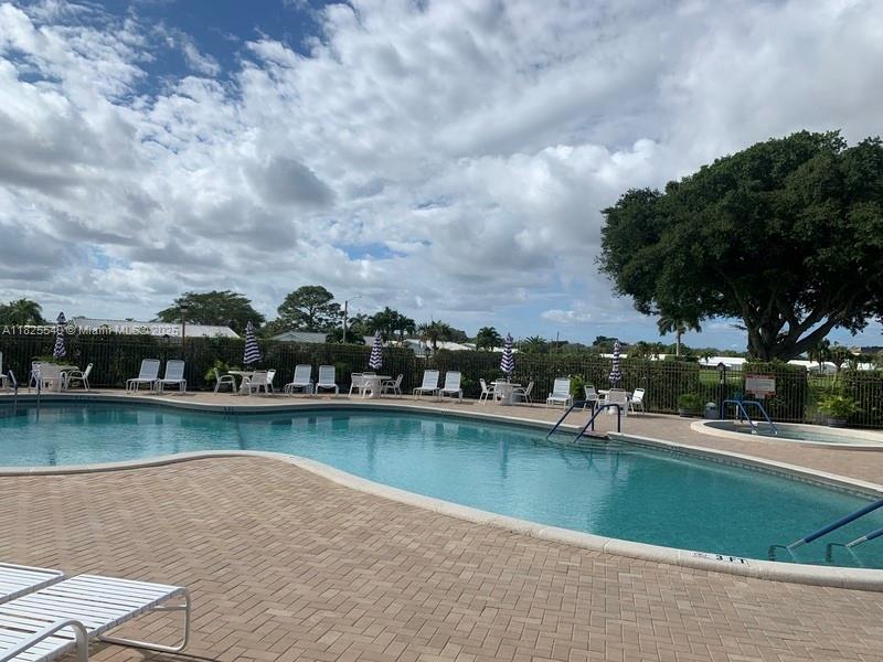 PALM BEACH LEISUREVILLE R - Residential