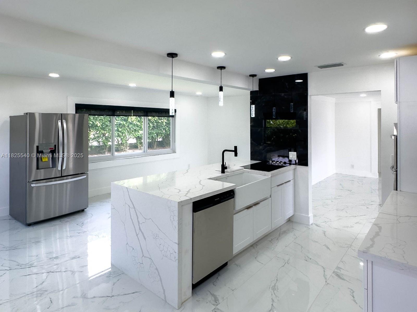 PALM BEACH LEISUREVILLE R - Residential