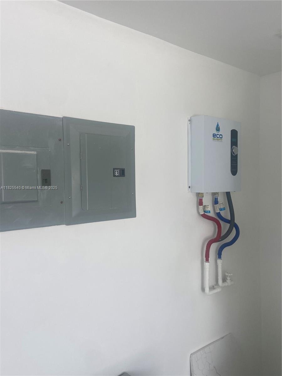 PALM BEACH LEISUREVILLE R - Residential