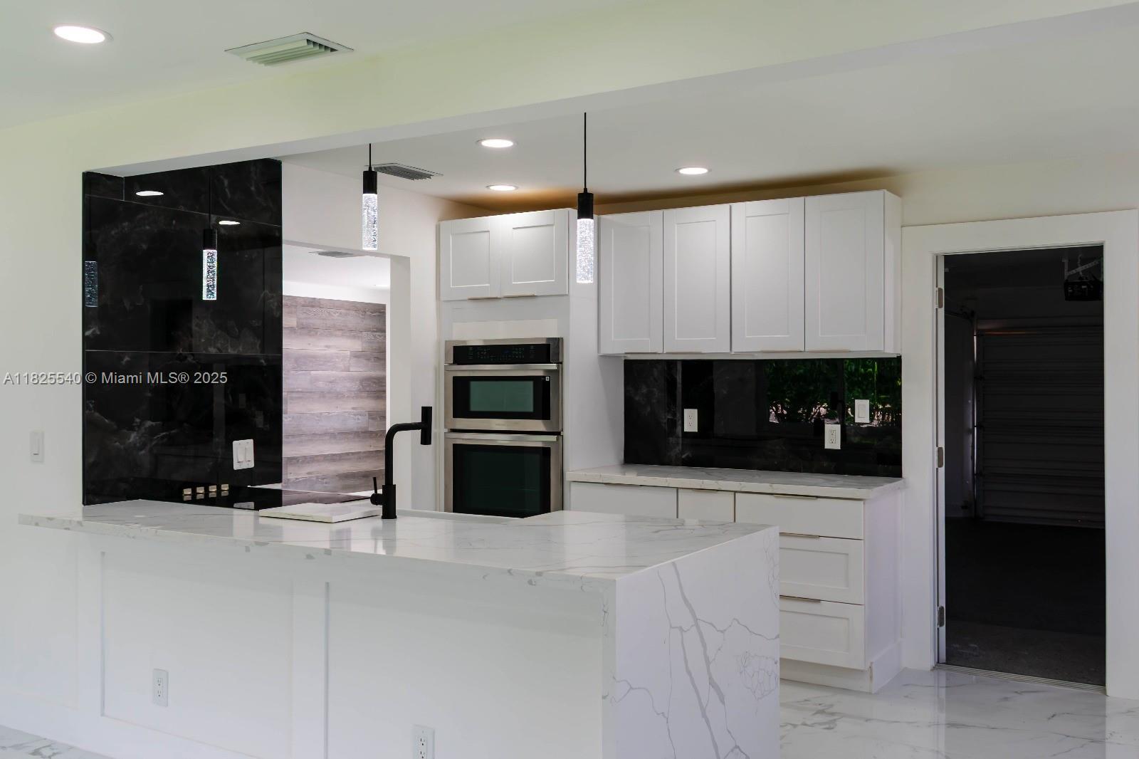 1009 Leisure Ln, Boynton Beach, FL, 33426/$410,000 1 1009 Leisure Ln