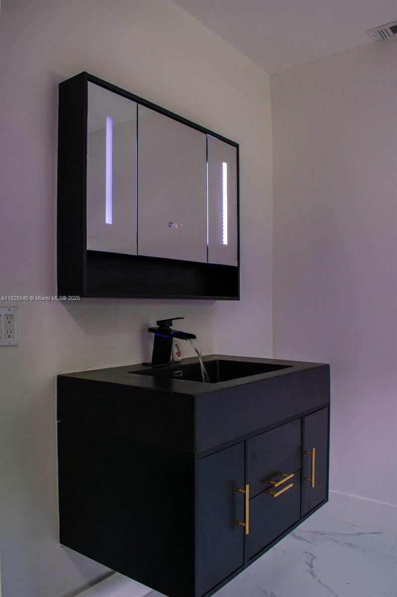 PALM BEACH LEISUREVILLE R - Residential