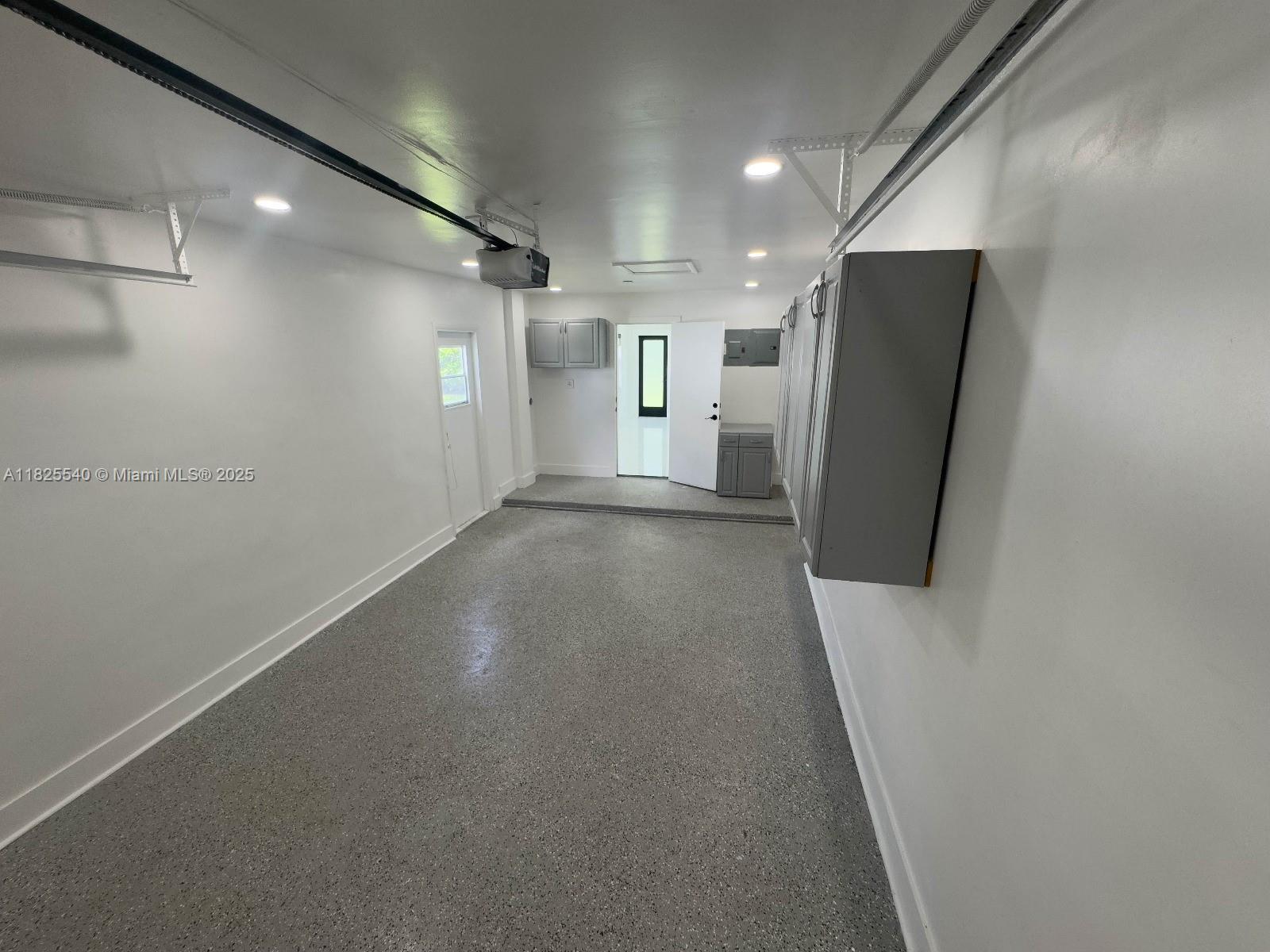 PALM BEACH LEISUREVILLE R - Residential