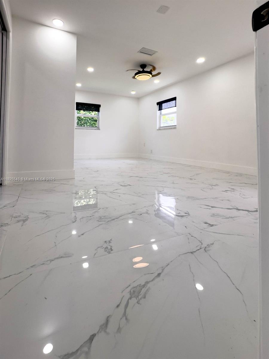 PALM BEACH LEISUREVILLE R - Residential