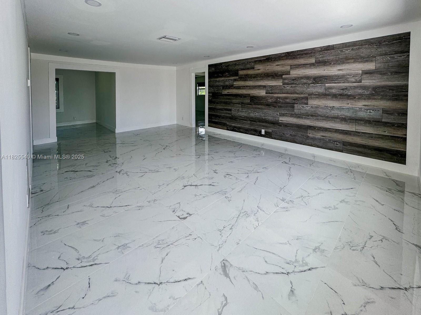 PALM BEACH LEISUREVILLE R - Residential