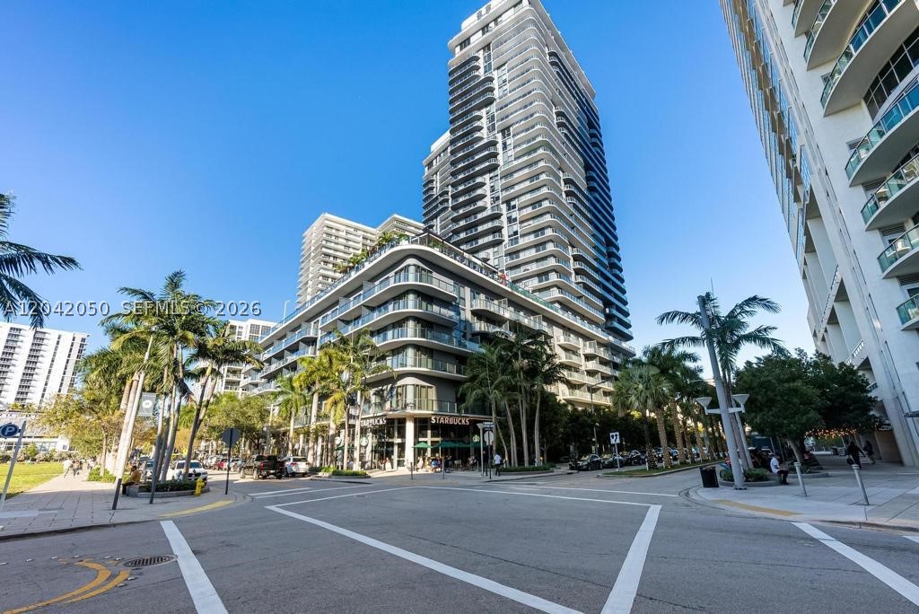 121 NE 34th St 2205