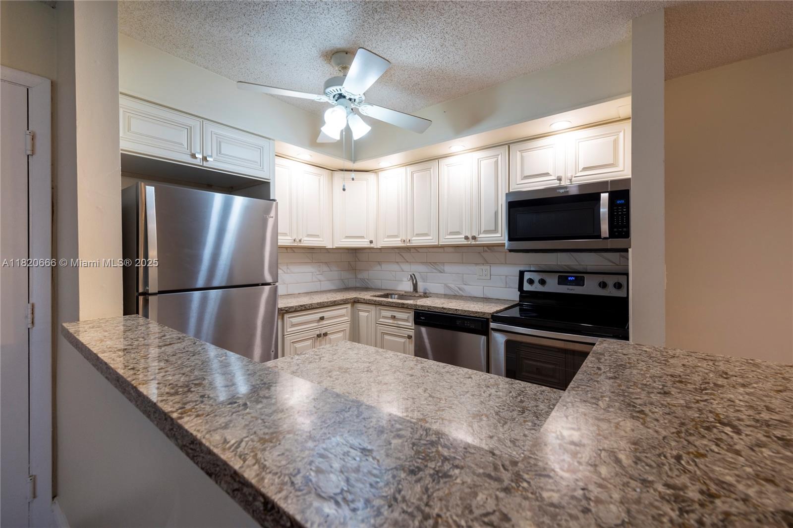 9522 N Belfort Cir 106