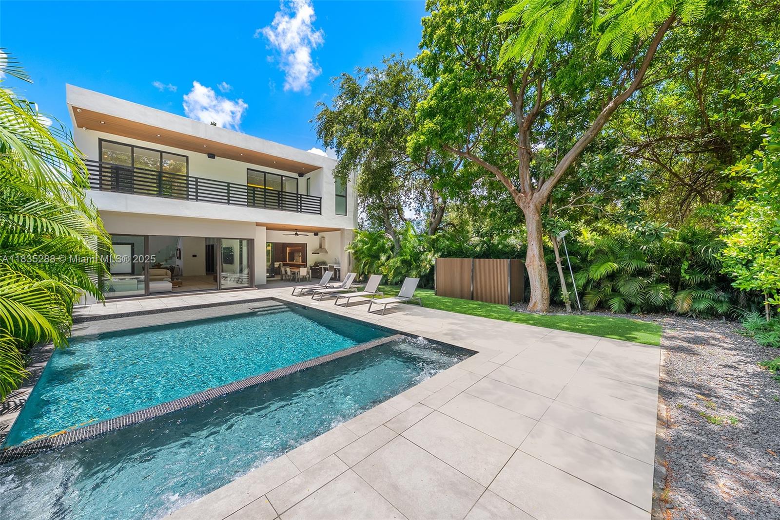260 NW 47th St