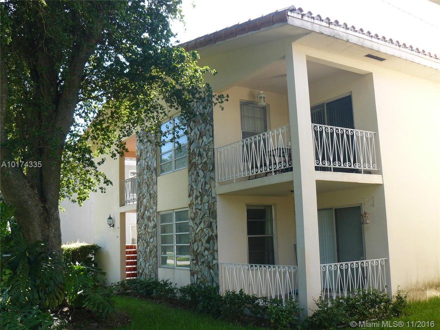 Large 3/2 1500 sqft new kitchen and baths, central AC. Equipped kitchen: dish washer, oven, microwave, refrigerator, garbage disposal. Washer & Drier in unit. Living/dining & family room, parking. Desirable area, 1 mile from University of Miami between Le Jeune Rd. and Riviera Dr. South of US1. Close to public transportation.