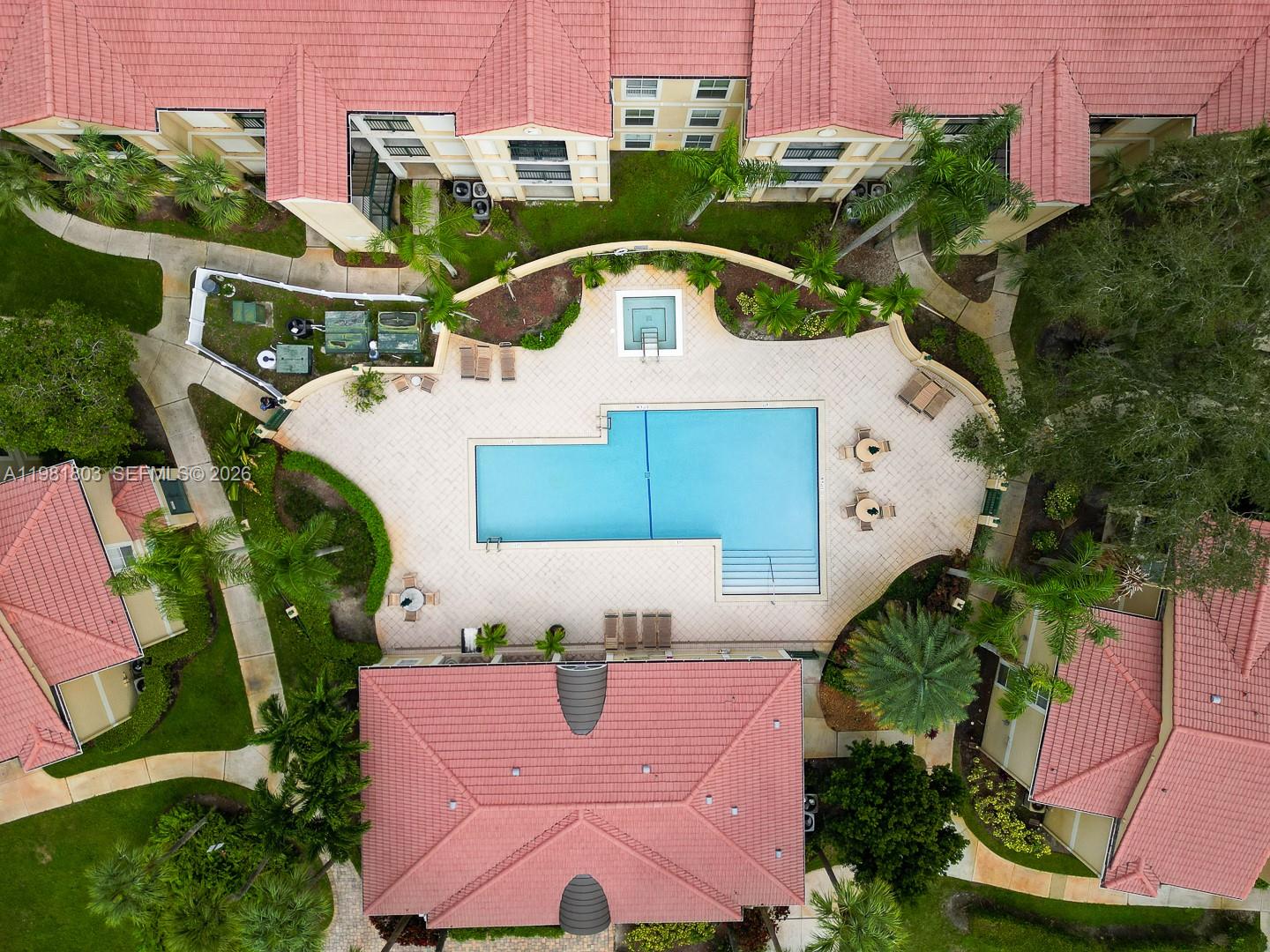 SAVANNAH AT RIVERSIDE CON - Residential