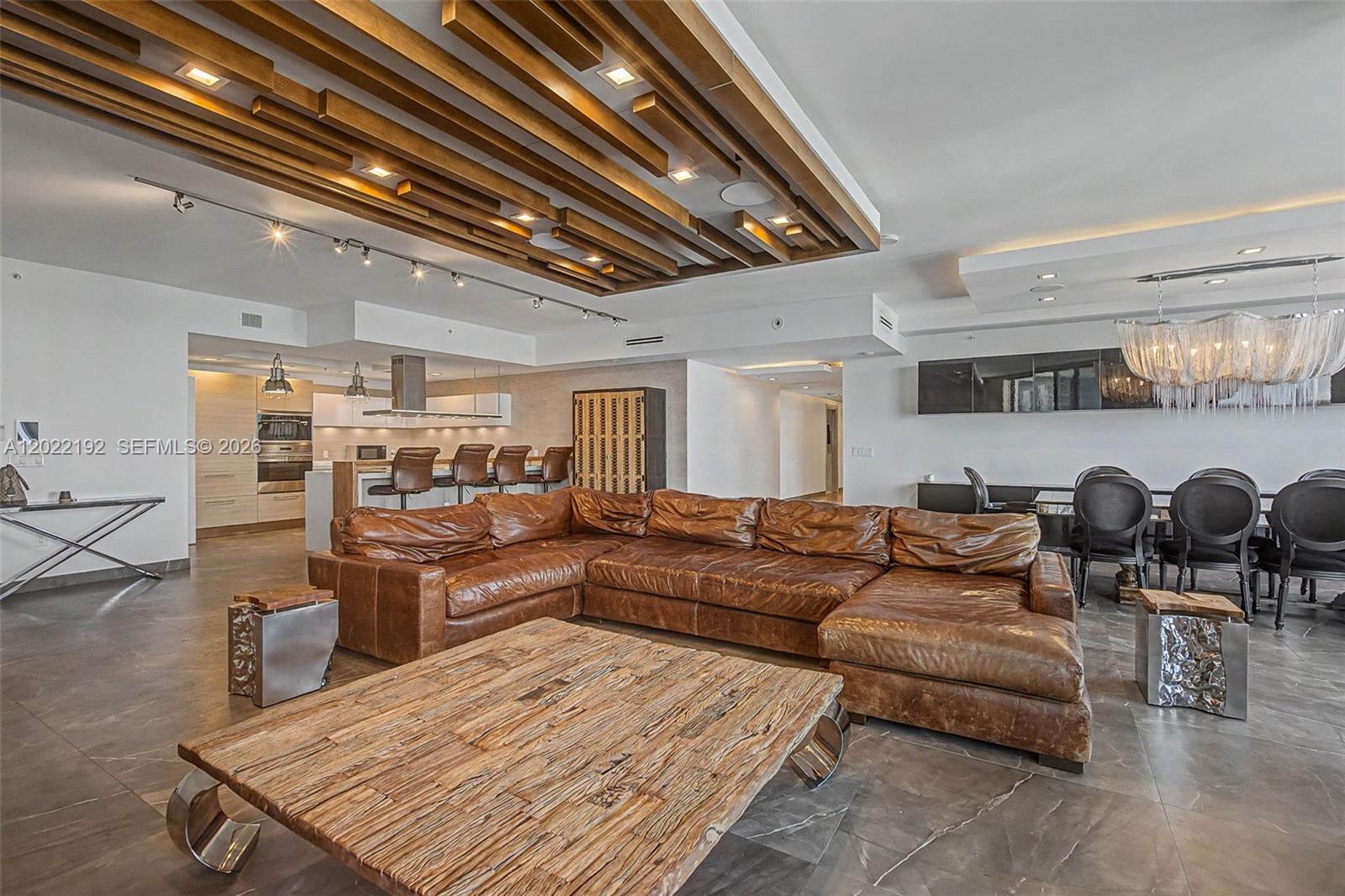 17111 Biscayne Blvd 1405/07, North Miami Beach, FL, 33160/$2,950,000 3 17111 Biscayne Blvd 1405/07