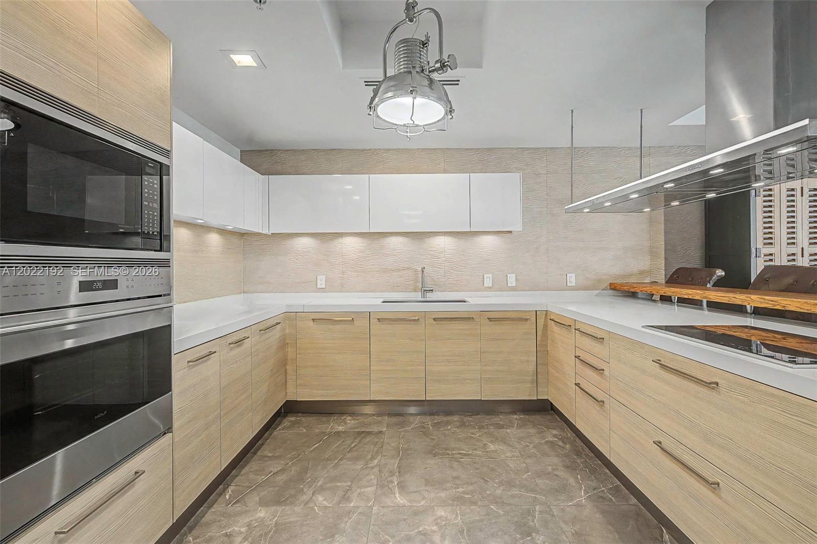 17111 Biscayne Blvd 1405/07, North Miami Beach, FL, 33160/$2,950,000 1 17111 Biscayne Blvd 1405/07
