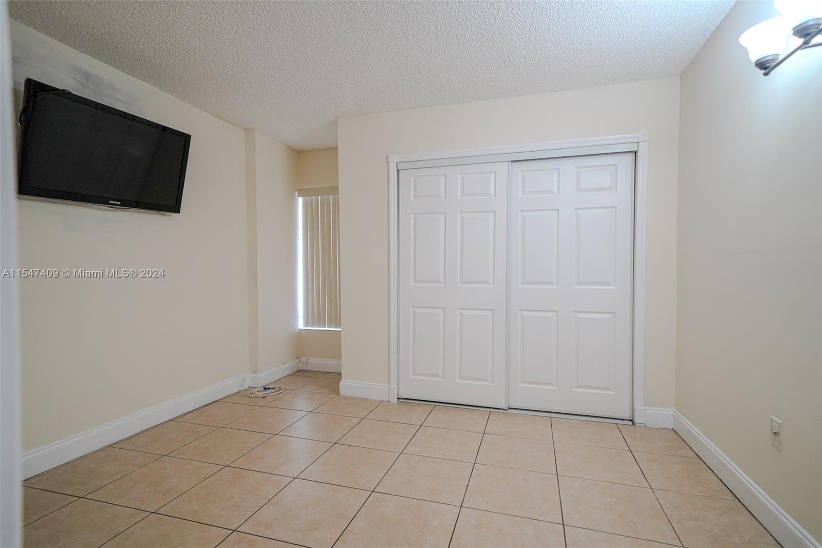 LA ARBOLEDA VILLAGE CONDO - Residential Lease