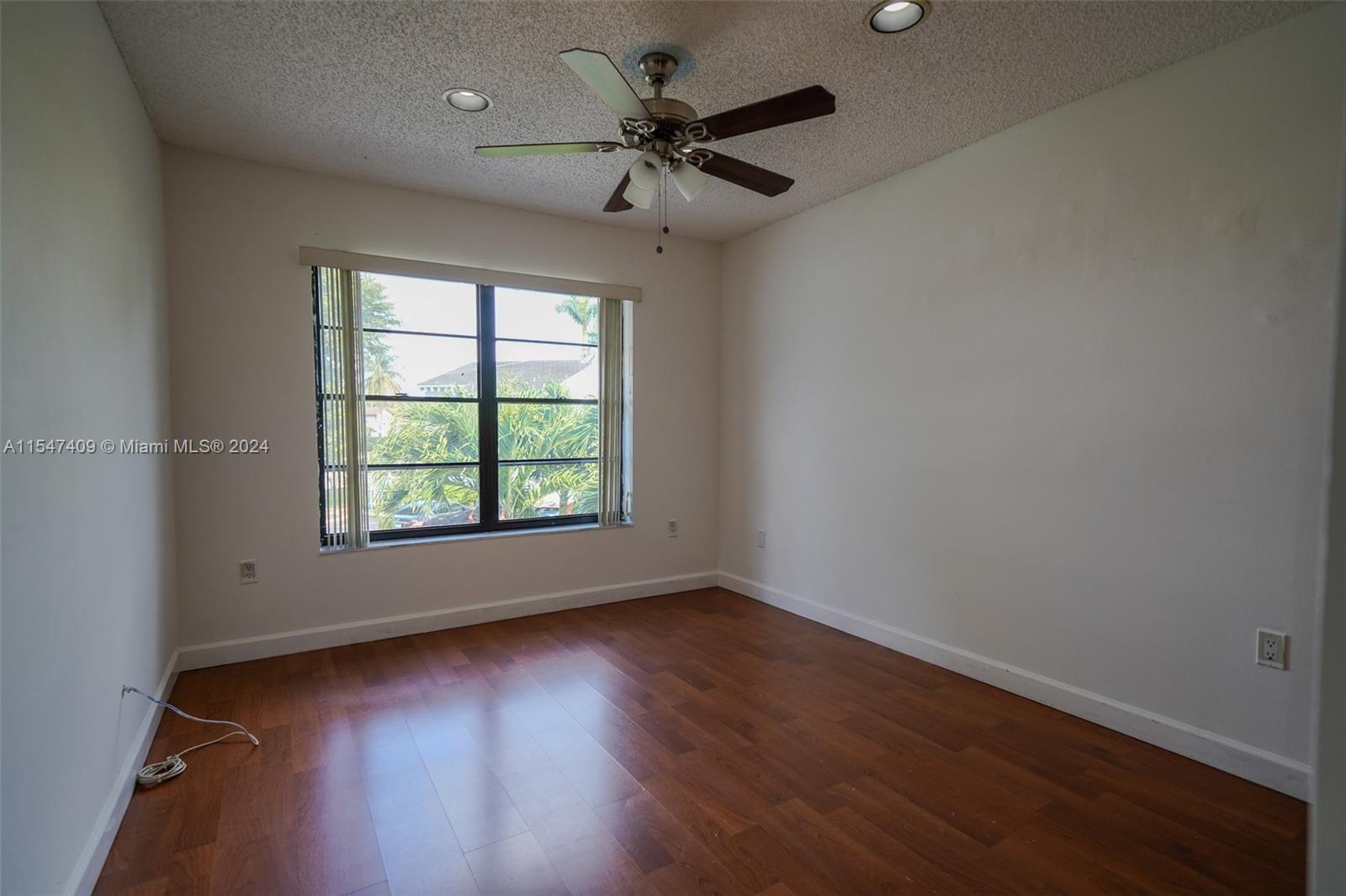 LA ARBOLEDA VILLAGE CONDO - Residential Lease