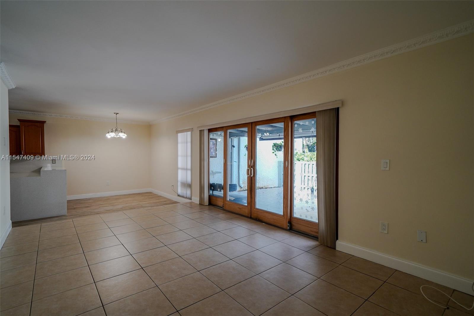 LA ARBOLEDA VILLAGE CONDO - Residential Lease