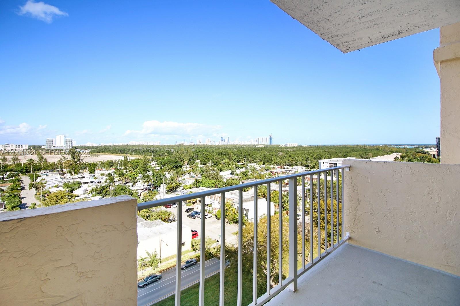 VECINO DEL MAR CONDO - Residential
