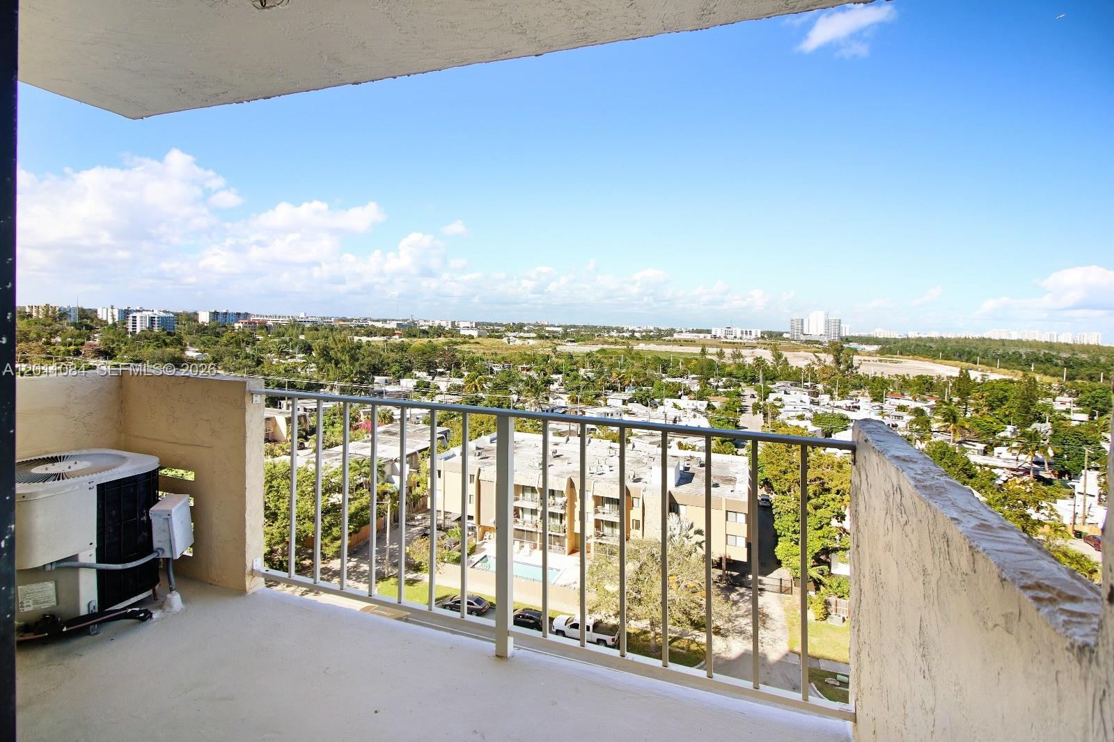 VECINO DEL MAR CONDO - Residential