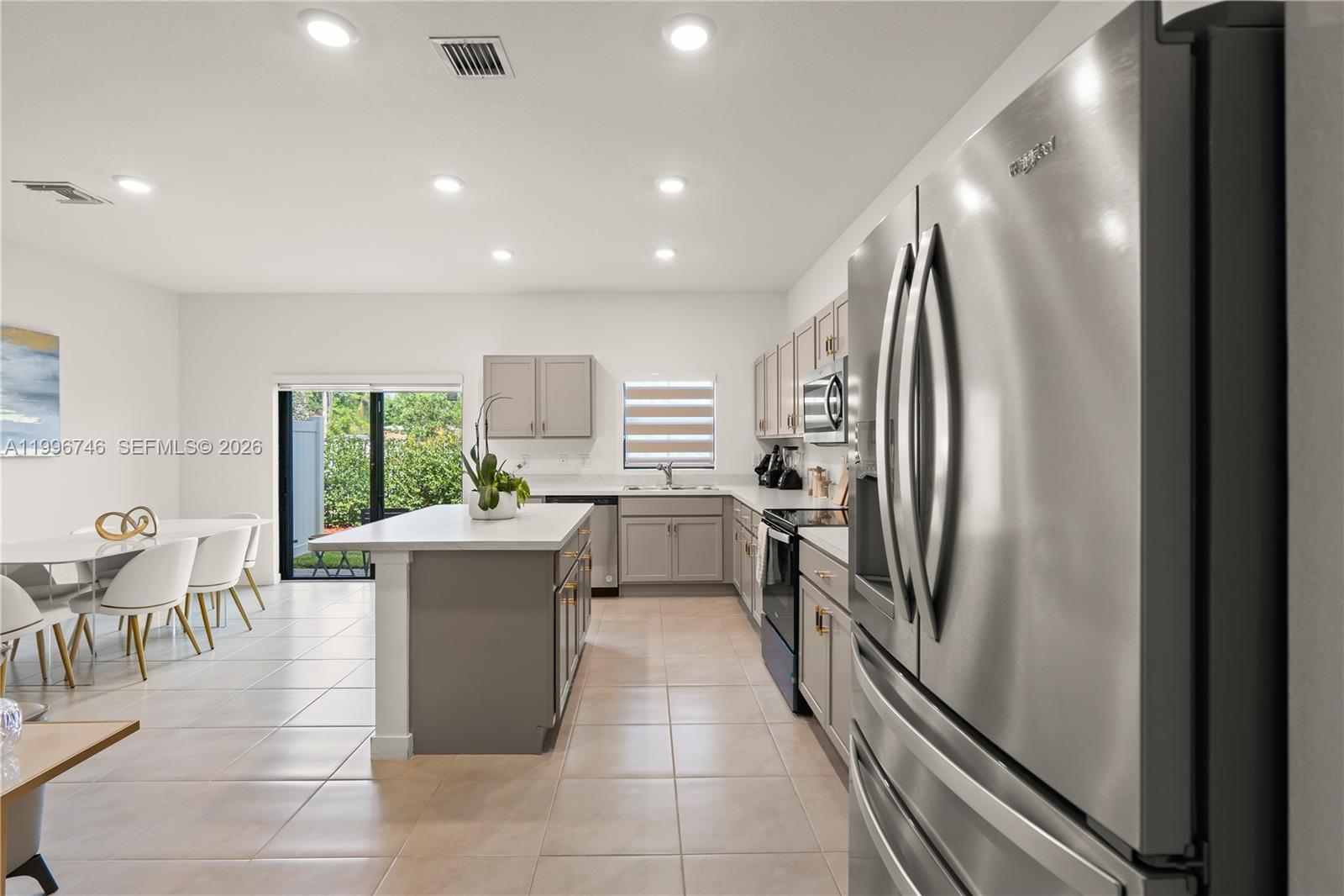 HIGHLAND OAKS - Residential