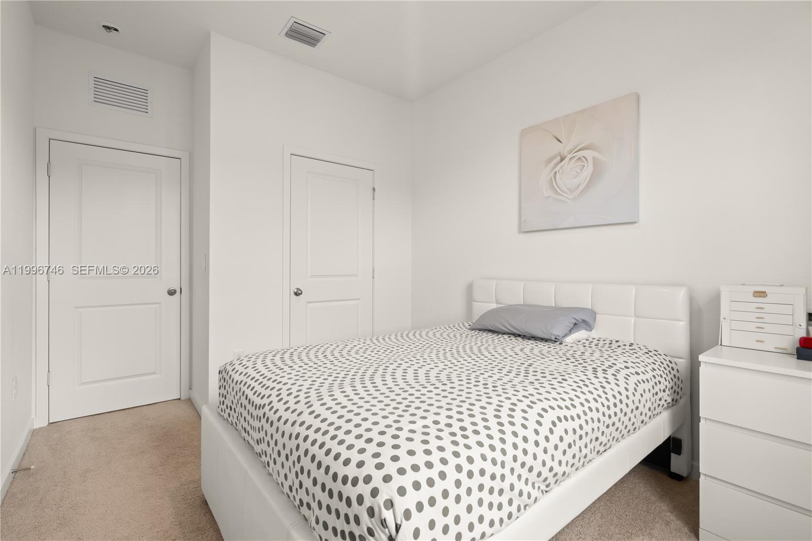 HIGHLAND OAKS - Residential