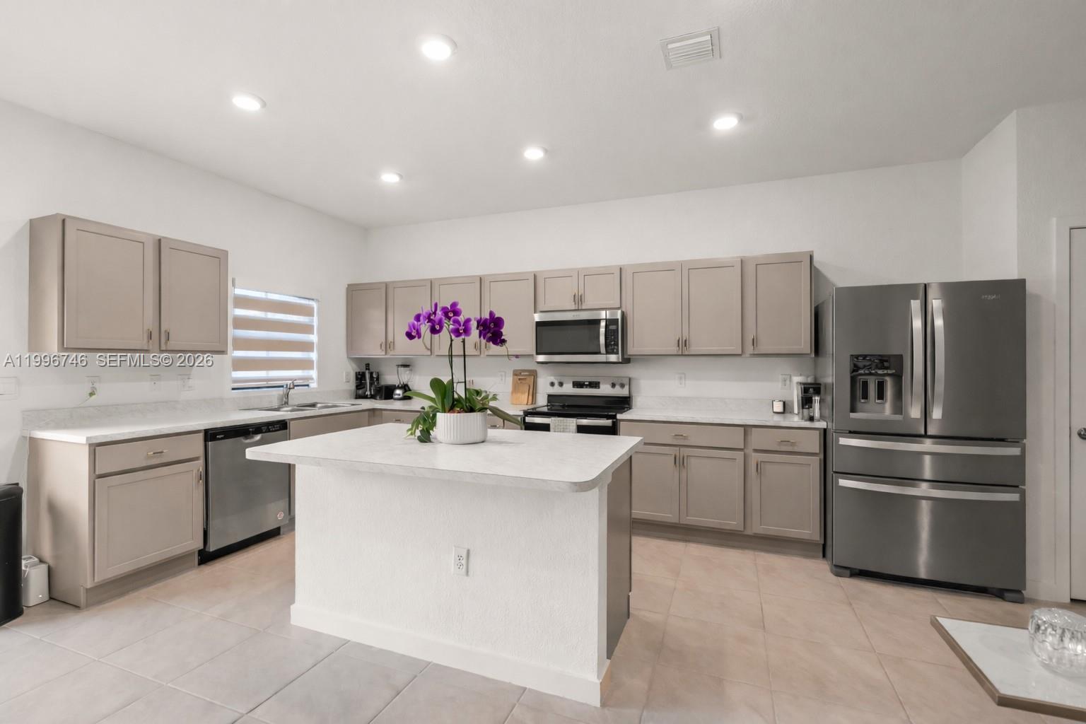 HIGHLAND OAKS - Residential