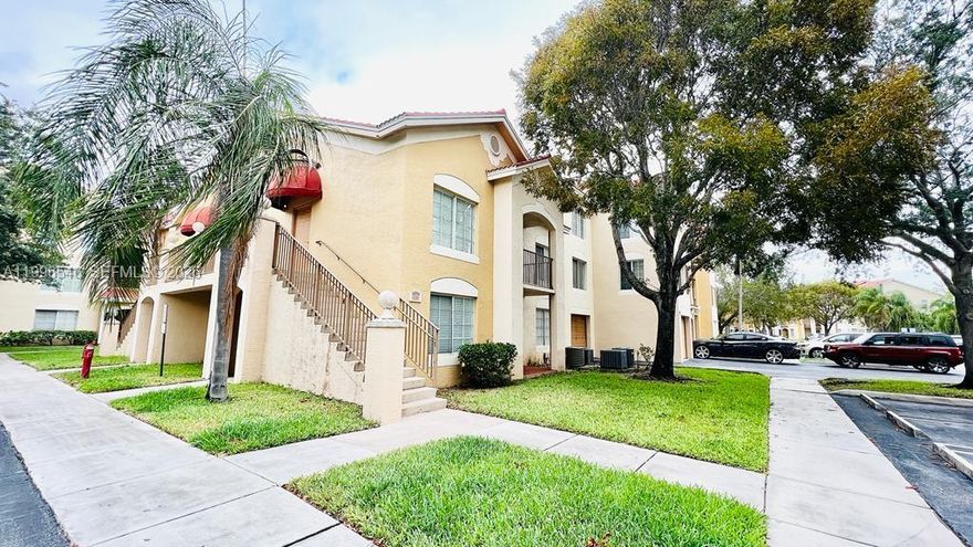 Step into luxury with this exquisite 1 bedroom, 1 bath condo nestled in the heart of Emerald Isle. Boasting new laminate flooring at the living room and bedroom, this impeccably maintained 760 sqf unit offers a serene retreat from the everyday hustle. This unit features all STAINLESS STEEL APPLIANCES, lots storage space in kitchen and GRANITE COUNTERTOP. Laundry room with full washer and dryer in the condo. The apartment is painted in white. Bedroom with large walk in closet and connected bathroom. Basic cable, high-speed internet & water are also included in rent!! Access to Club House, community swimming pool, gym, tennis court, indoor basket ball and more!
